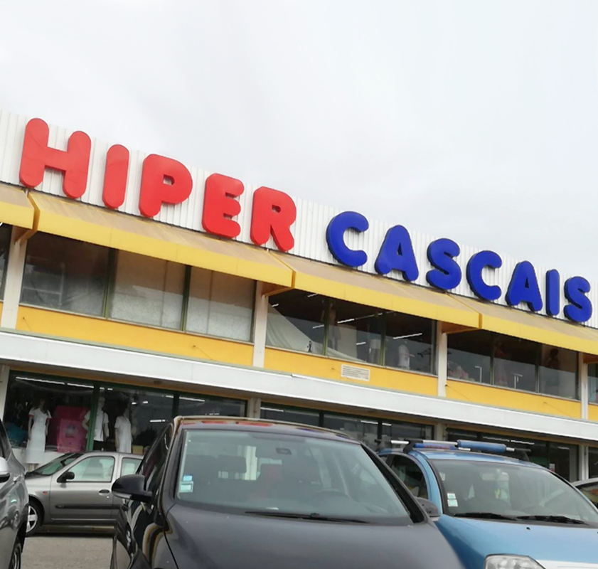 Hiper Cascais is a cozy shopping center offering a mix of local stores and an authentic neighborhood vibe.